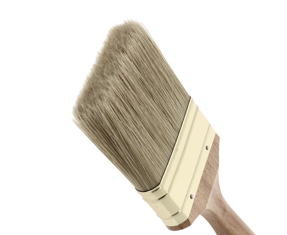 Cod tail brush to varnish