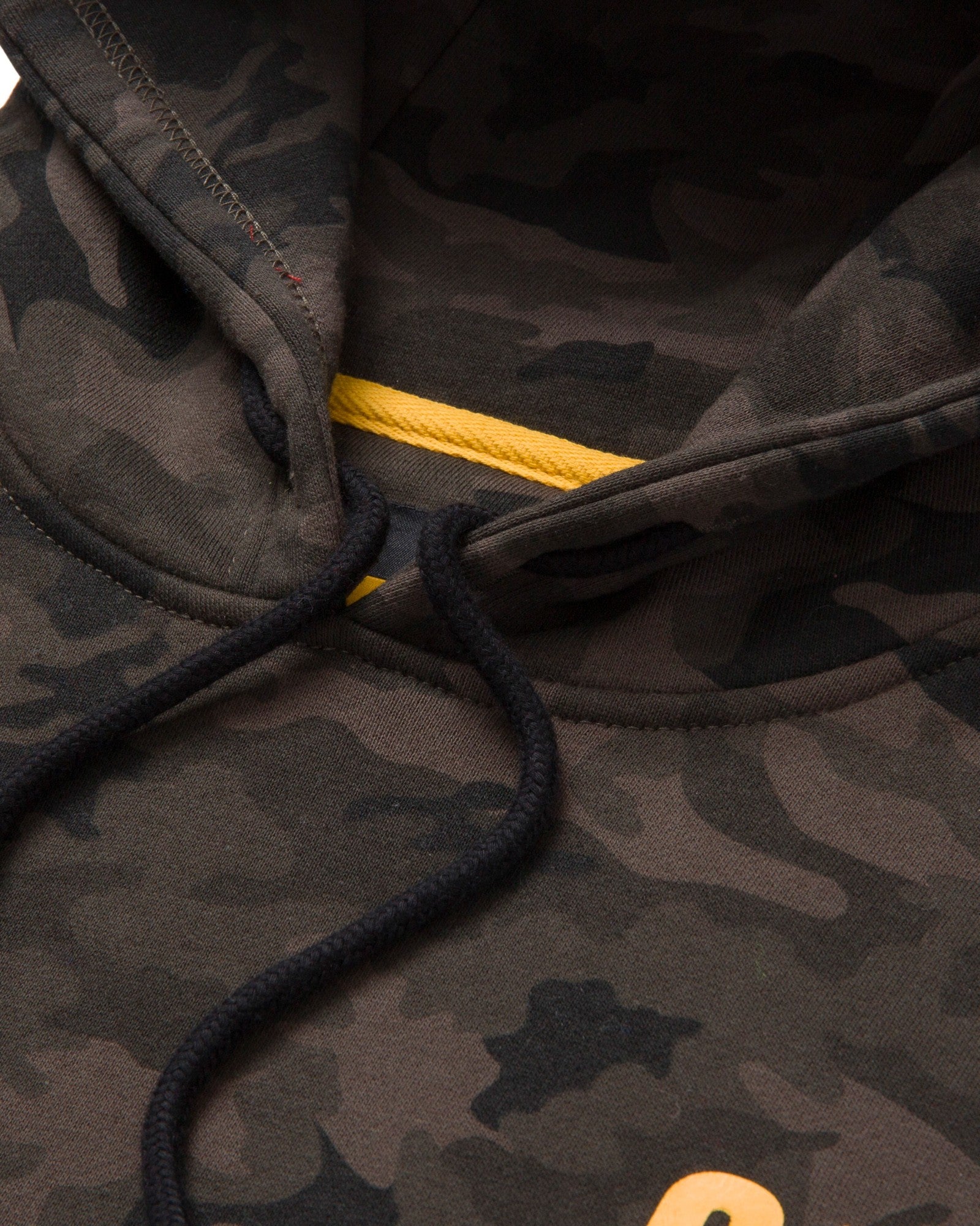 TRADEMARK BANNER SWEATSHIRT NIGHT CAMO