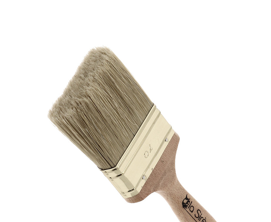 Cod tail brush to varnish