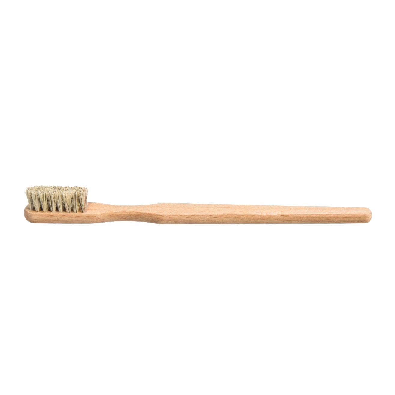 Brosse à dents bois de hêtre et poils naturels fabrication artisanale | Novela-Global.fr