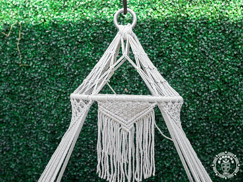 “Cocoon Dreams” cradle hammock