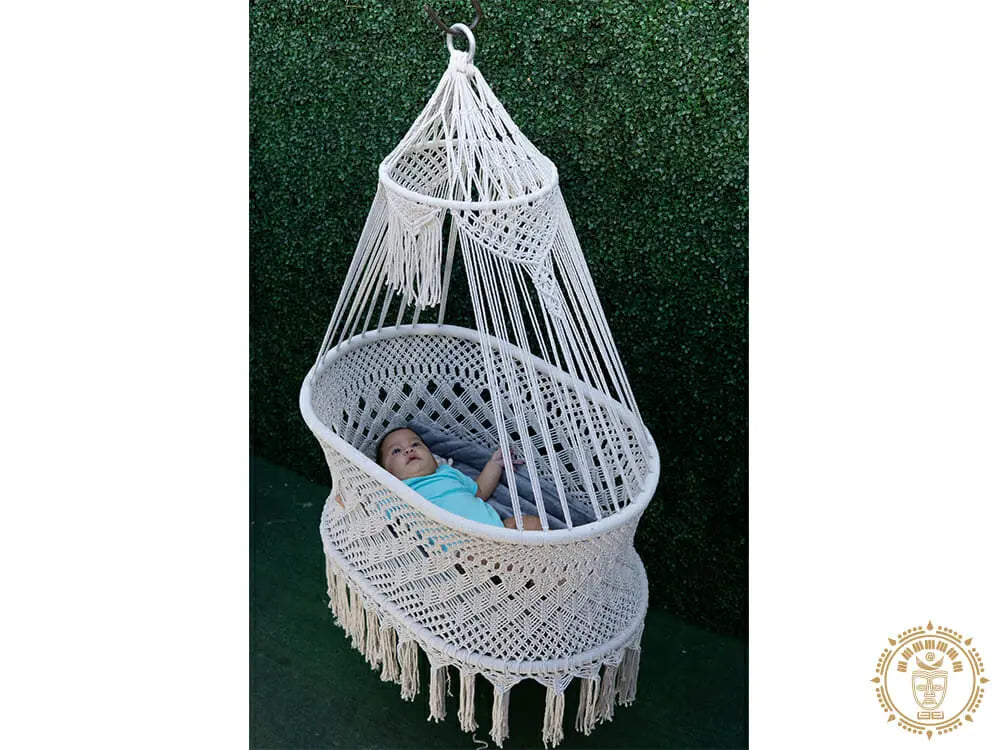 “Cocoon Dreams” cradle hammock