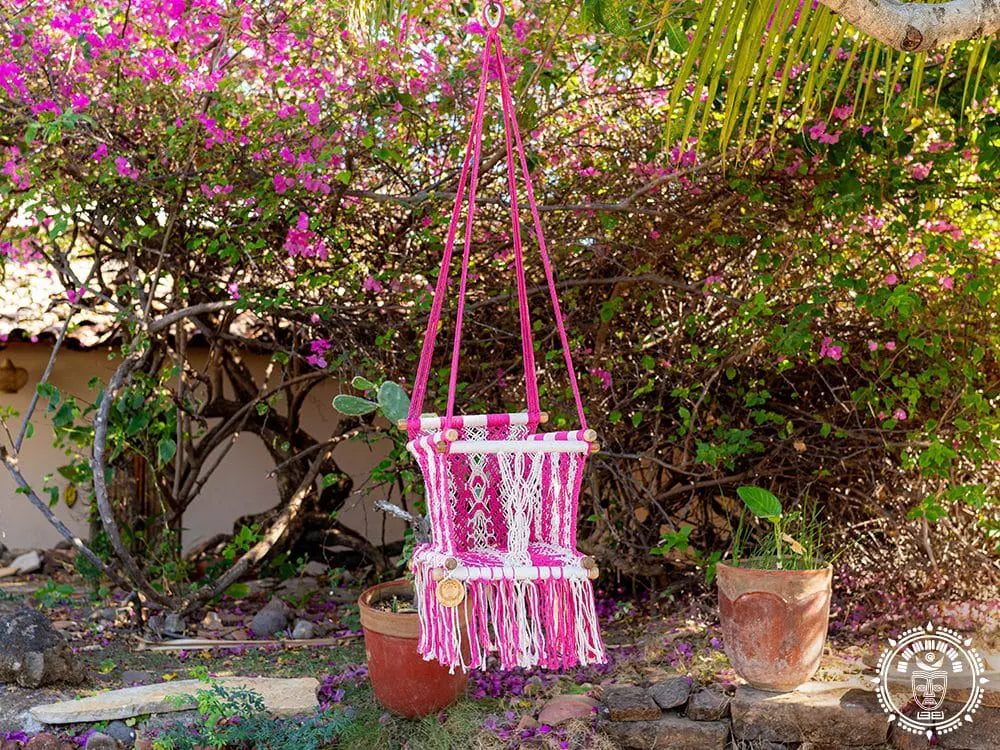 Rosado macramé baby hammock