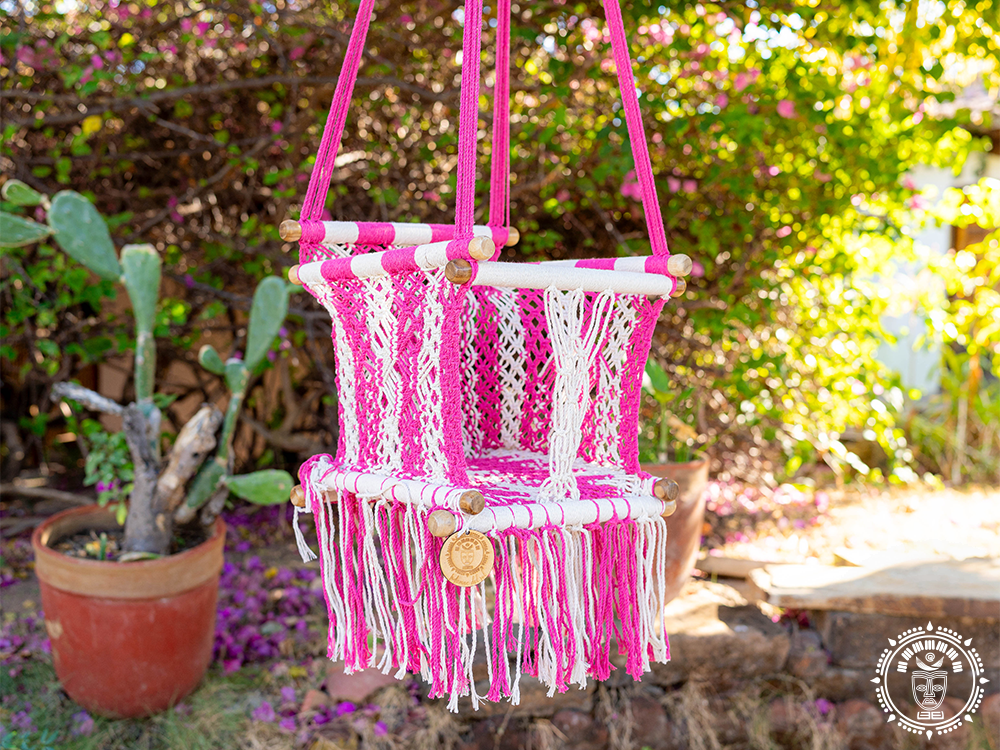 Rosado macramé baby hammock