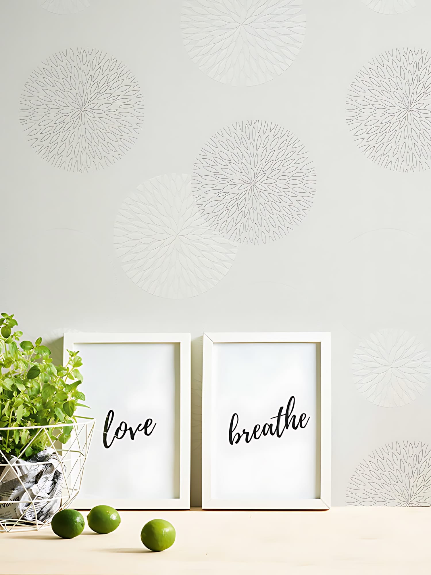 Papier peint à motifs graphiques Profhome 937922-GU papier peint intissé légèrement texturé avec un dessin graphique mat crème blanc 5,33 m2 - clicktofournisseur.com